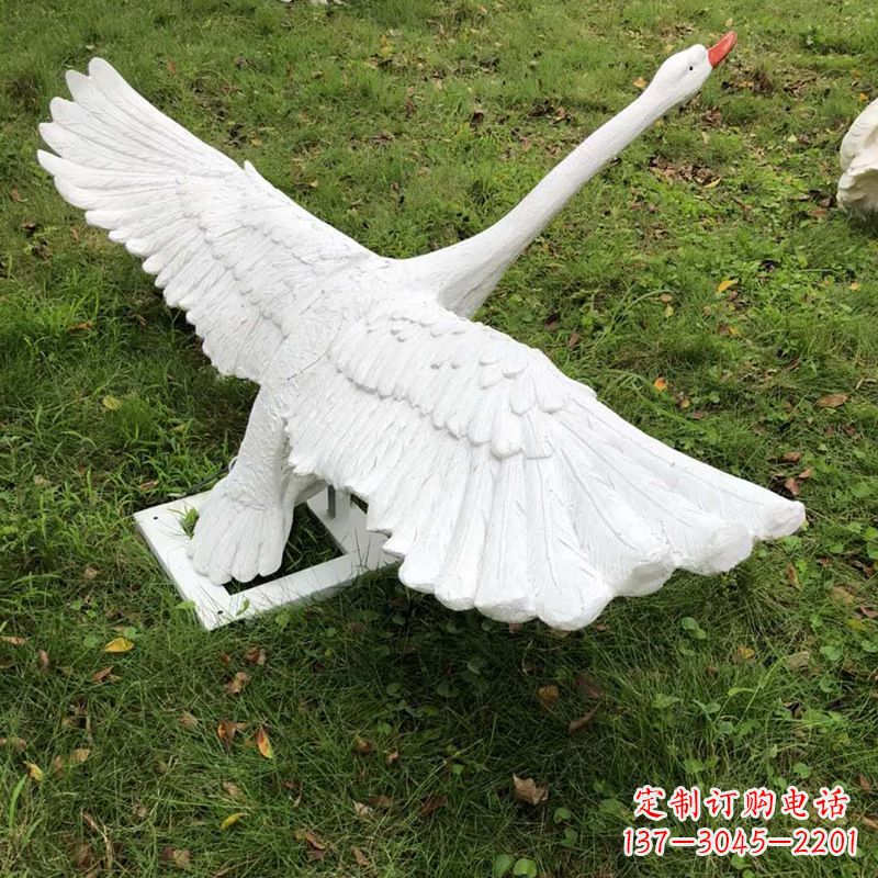 太原翱翔上天的白天鹅发光动物雕塑