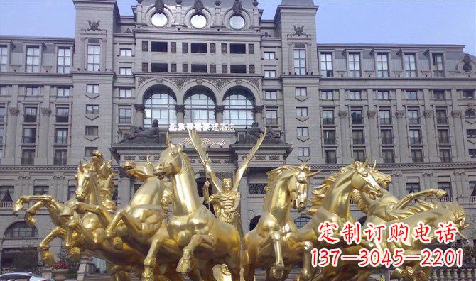 太原八匹马阿波罗战车酒店景观铜雕