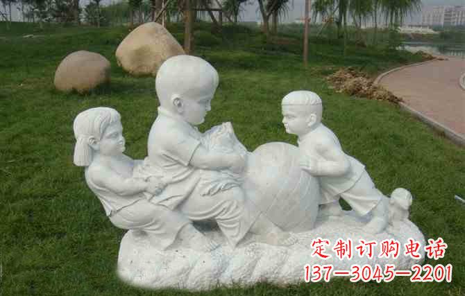 太原拔萝卜的儿童石雕