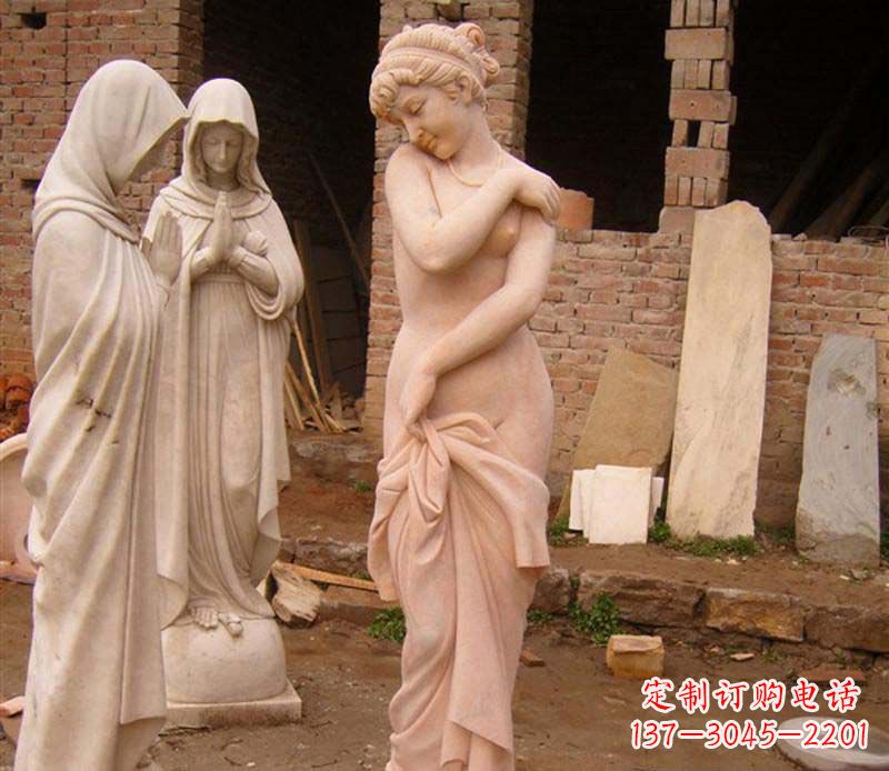 太原半裸女人大理石雕塑