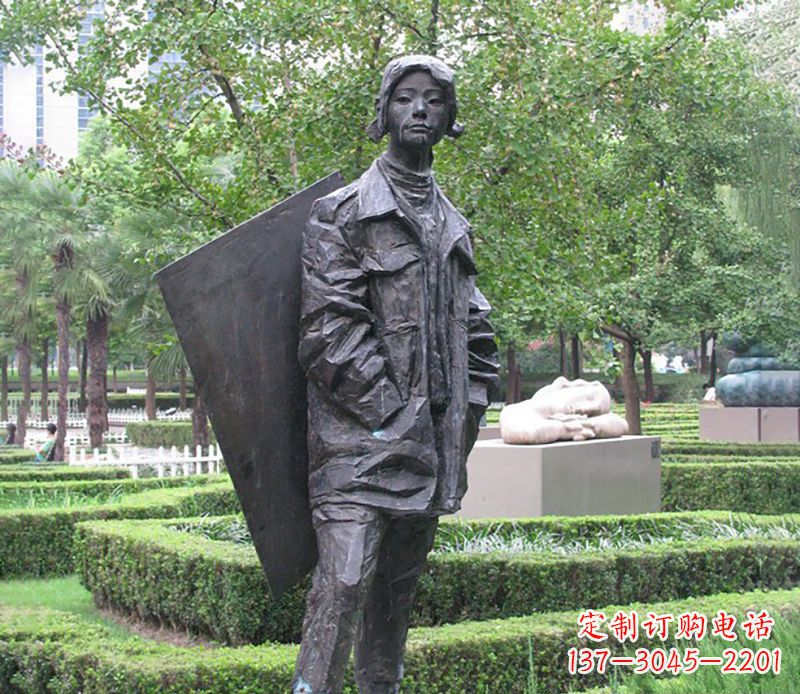 太原背画板女孩公园人物铜雕