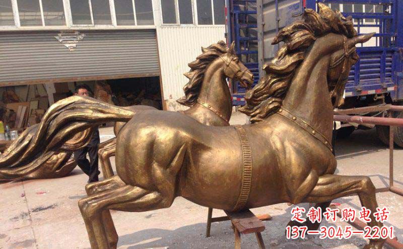 太原奔马广场铜雕