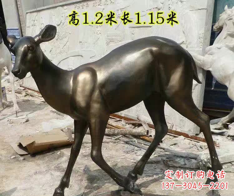 太原灵动的小鹿铜雕