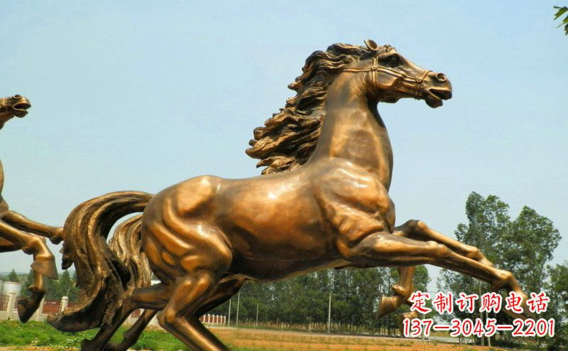 太原奔腾的马公园玻璃钢仿铜动物雕塑