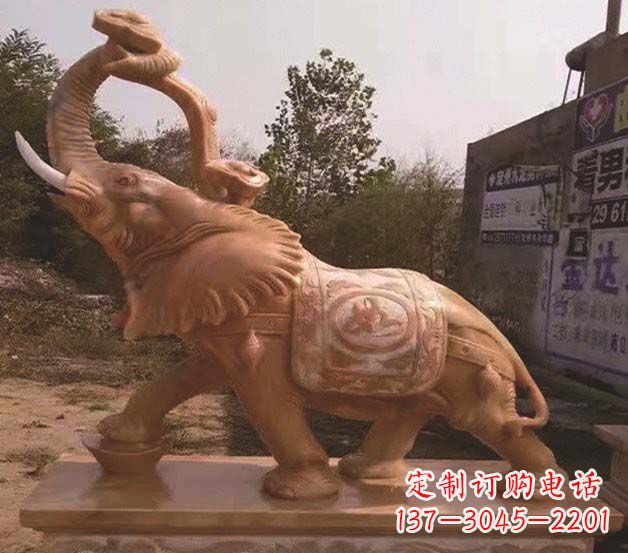 太原鼻卷如意的大象石雕