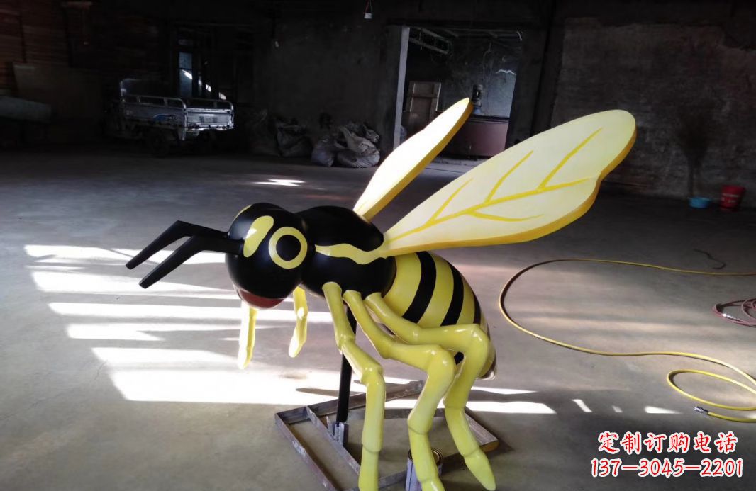 太原玻璃蜜蜂雕塑让自然之美展现