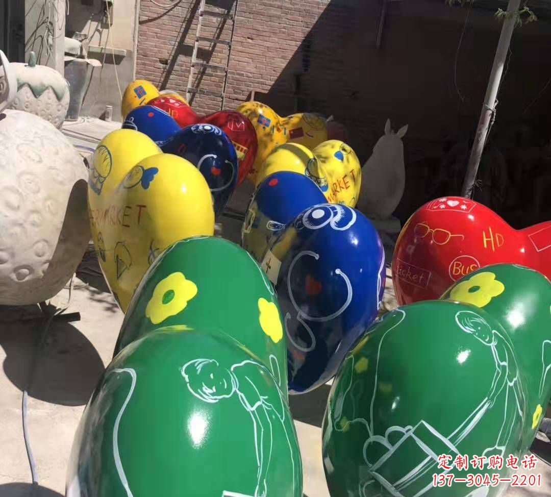太原玻璃钢彩绘气球雕塑商场陈美摆件