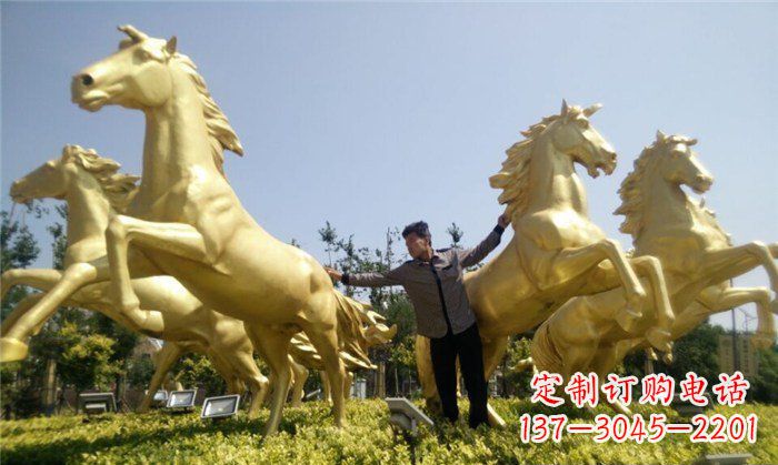 太原玻璃钢仿铜马广场景观雕塑