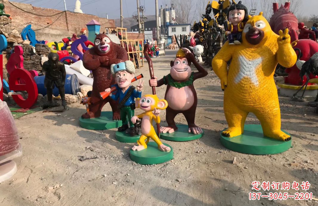 太原玻璃钢仿真熊二雕塑一种可爱的艺术品