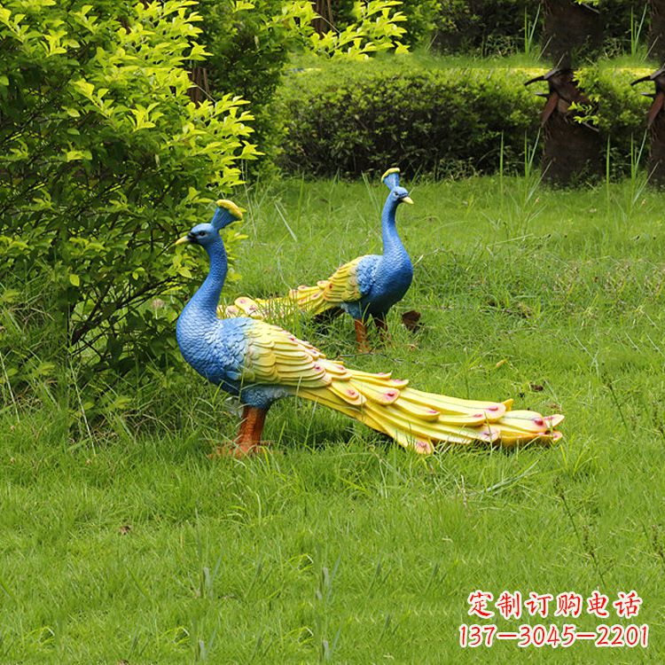 太原玻璃钢仿真孔雀雕塑-公园草坪动物摆件
