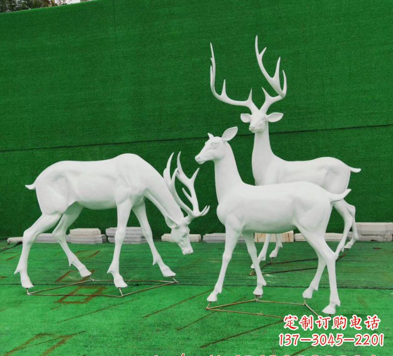 太原玻璃钢仿真鹿群雕塑
