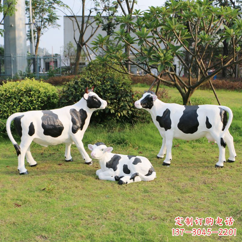 太原玻璃钢仿真奶牛雕塑 (2)