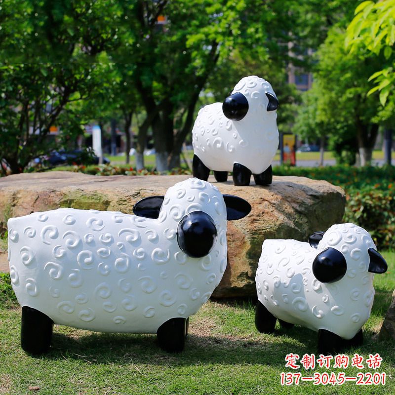 太原玻璃钢卡通动物雕塑,增添公园草坪韵味
