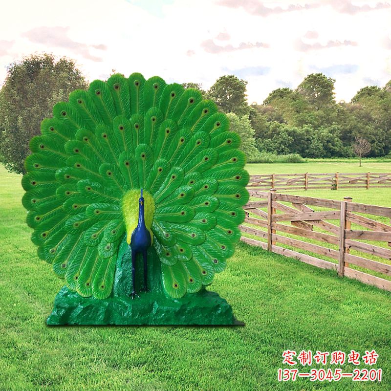 太原玻璃钢制作的孔雀雕塑高雅而又精致