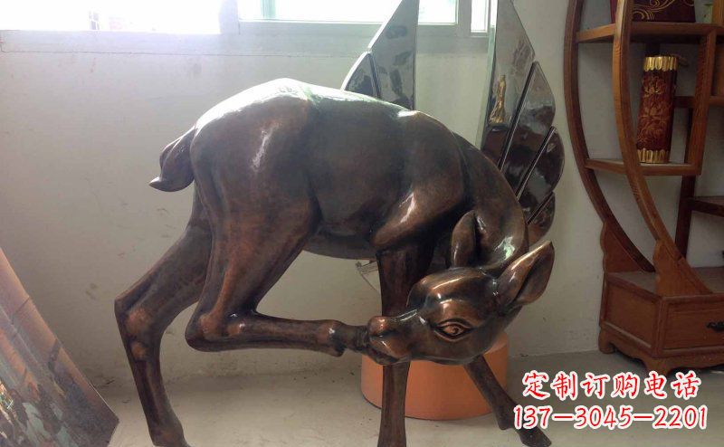 太原玻璃钢小鹿仿铜动物雕塑