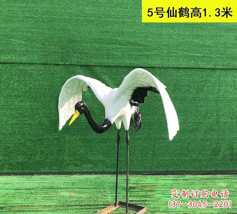 太原玻璃钢展翅仙鹤雕塑