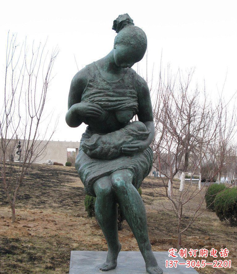 太原哺乳的女人公园人物铜雕