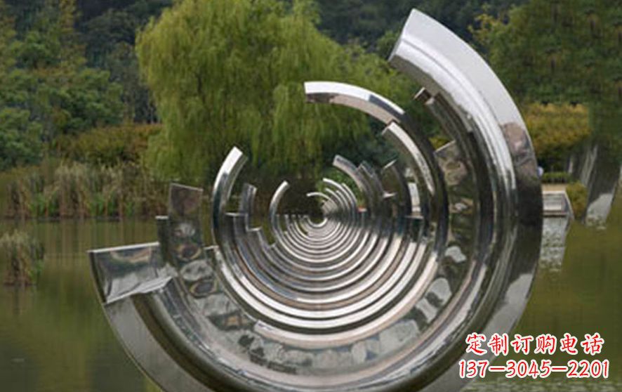 太原不锈钢半圆字母景观雕塑——美化环境的艺术