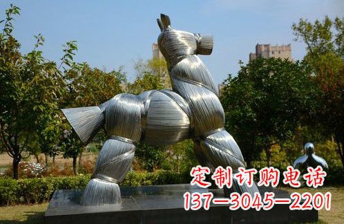 太原不锈钢草扎马雕塑艺术精彩绽放