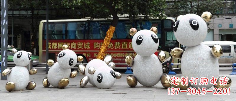 太原不锈钢熊猫雕塑——传承中国文化精髓