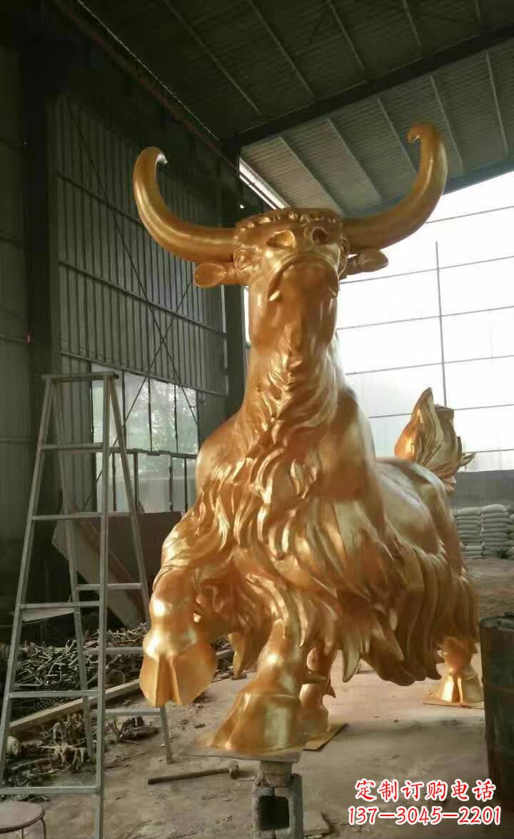 太原不锈钢城市的钛金牦牛雕塑