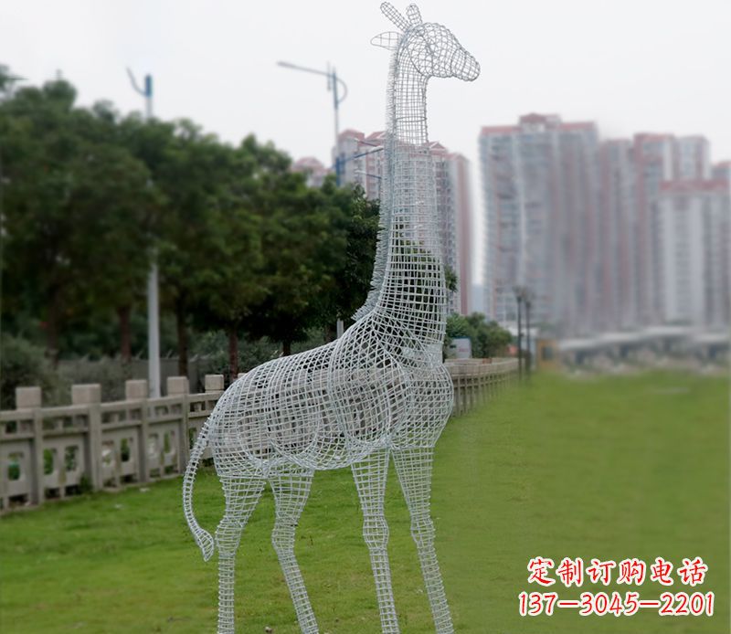 太原不锈钢城市的长颈鹿雕塑