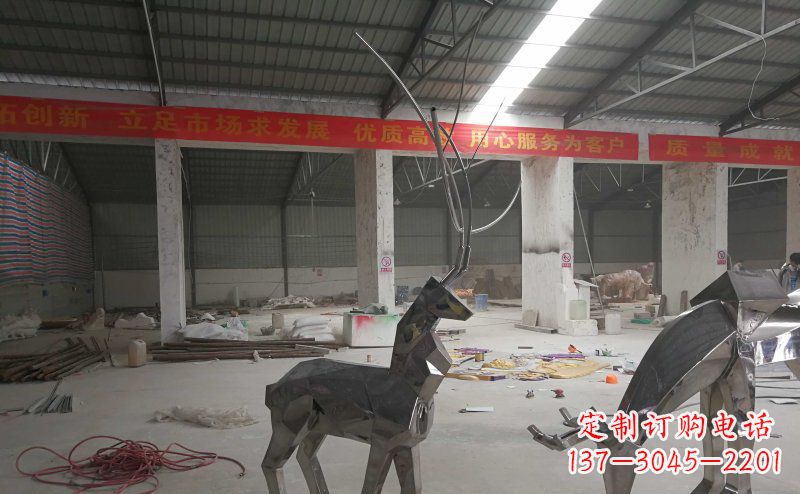 太原不锈钢麋鹿雕塑静谧美丽的自然之美