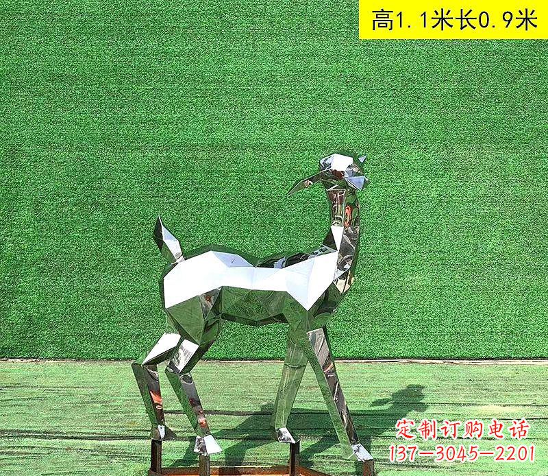 太原不锈钢小鹿雕塑精致而可爱