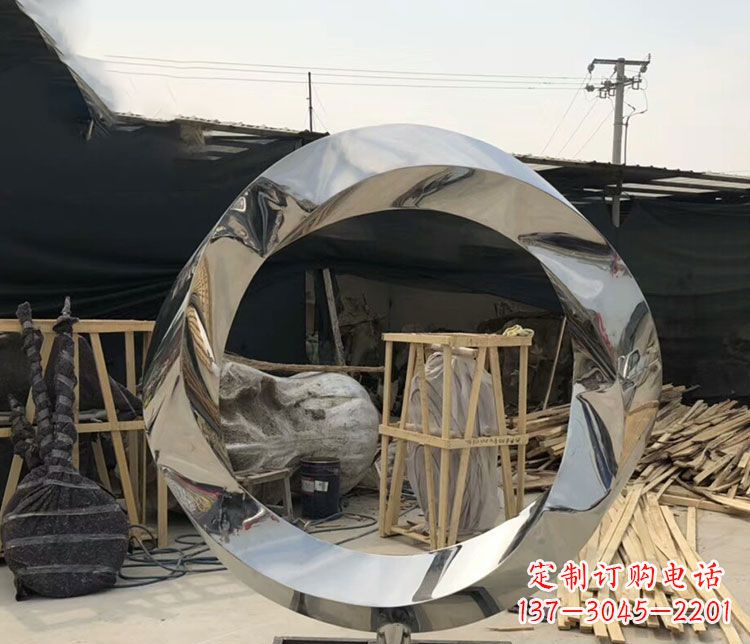 太原不锈钢抽象镜面圆环雕塑