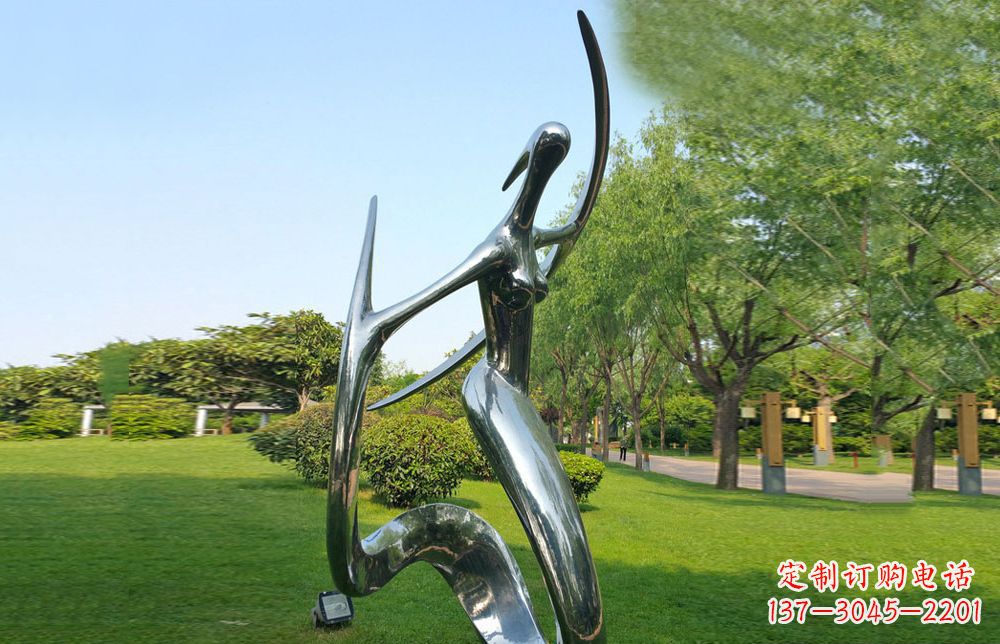 太原不锈钢美女雕塑给公园注入活力
