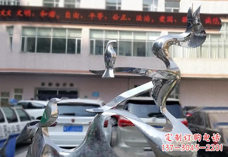 太原表达和平的不锈钢鸽子雕塑