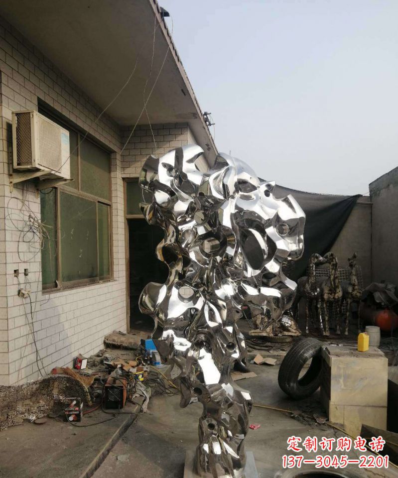 太原太湖石雕塑不锈钢的艺术精品