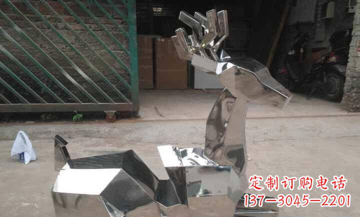 太原不锈钢鹿雕塑艺术之美