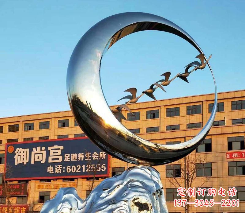 太原不锈钢大雁雕塑象征着生机勃勃的美丽