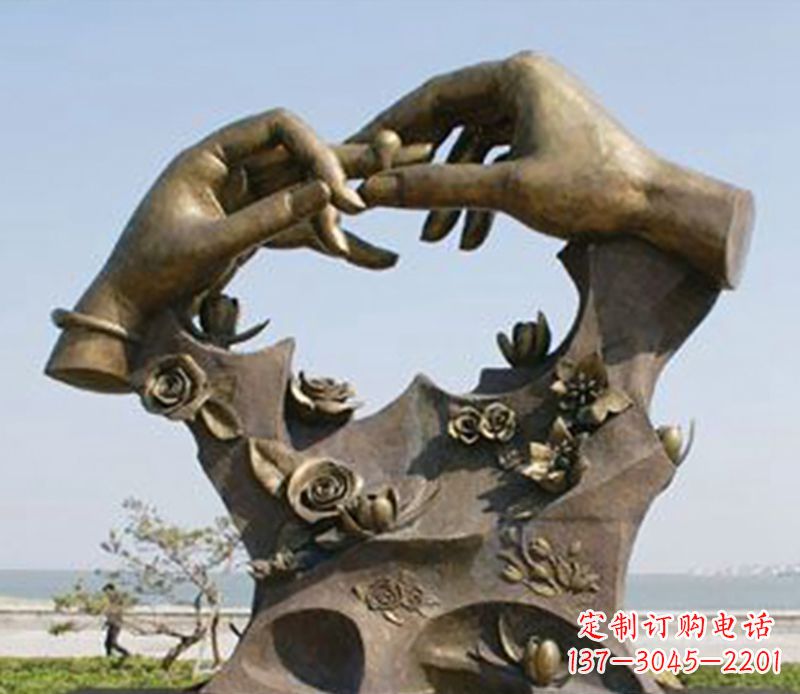 太原不锈钢戒指雕塑表达爱的艺术精品