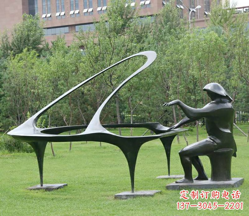 太原不锈钢钢琴雕塑——激发人们心中的音乐