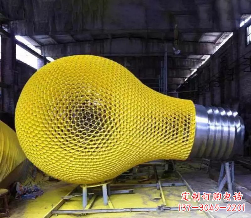 太原新题目不锈钢灯泡雕塑精致的艺术珍品