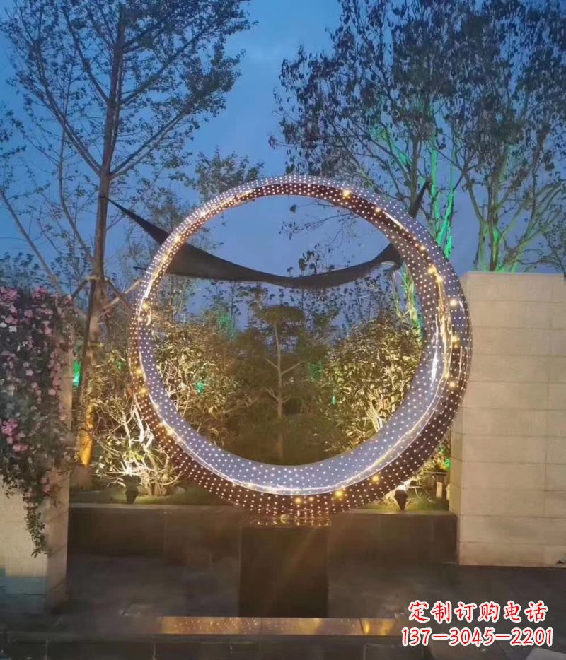 太原不锈钢圆环雕塑艺术与环境的完美结合