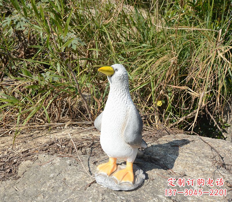 太原和平鸽雕塑传递和平的美丽象征