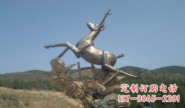 太原不锈钢动物雕塑——飞奔的鹿