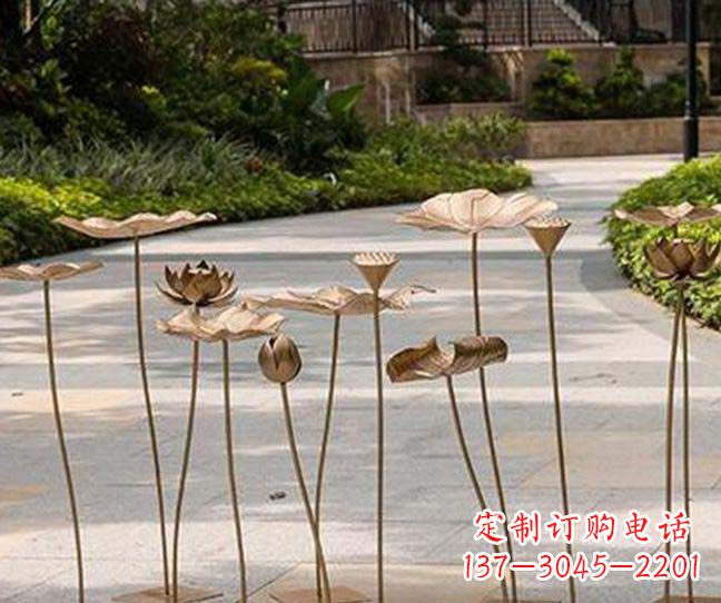 太原不锈钢锻造荷花装饰雕塑——精美绝伦
