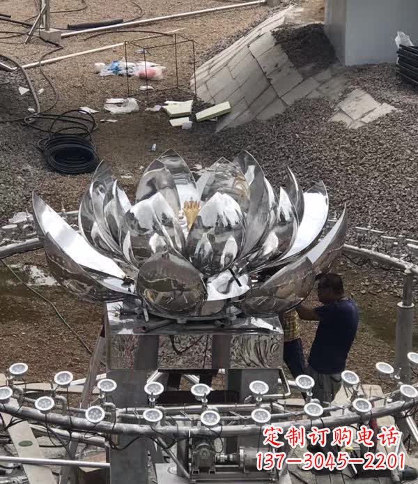 太原不锈钢荷花景观雕塑
