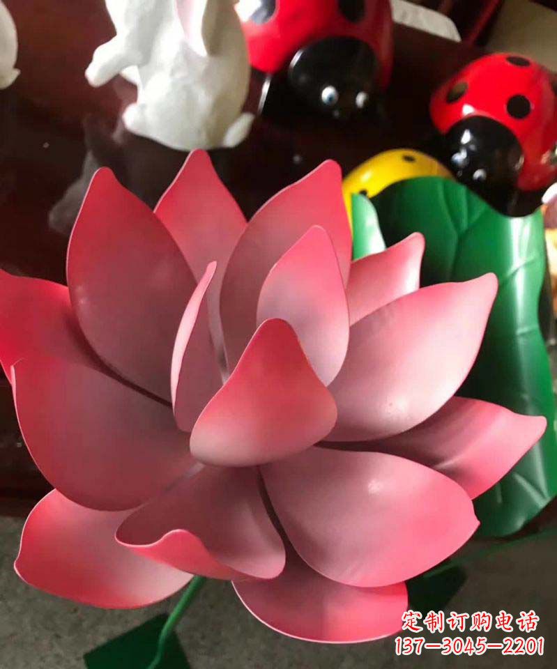 太原不锈钢仿真荷花雕塑