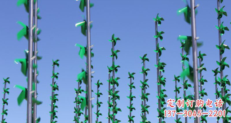 太原螺旋风车给广场景观带来的旋转欢乐