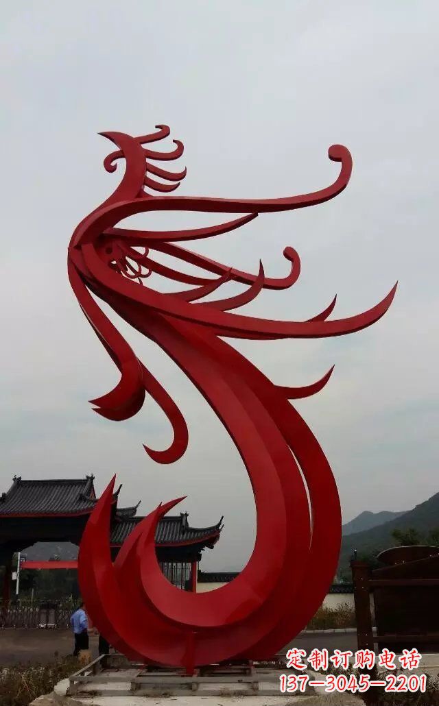 太原凤凰雕塑象征着和平与繁荣
