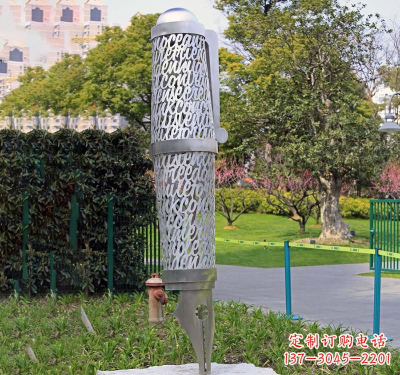 太原精致不锈钢钢笔雕塑