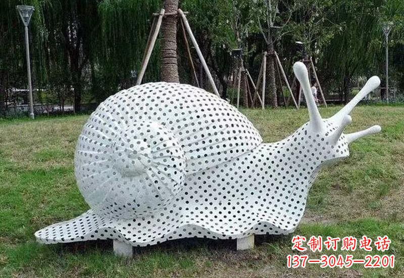 太原不锈钢公园里的蜗牛雕塑
