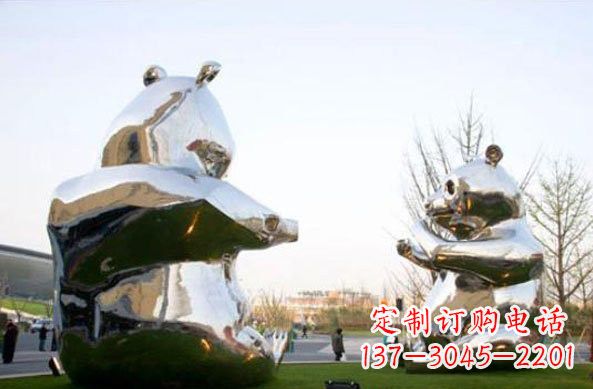 太原不锈钢熊猫雕塑传递友谊与和平
