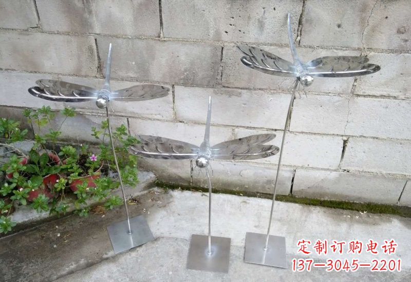太原动物雕塑不锈钢蜻蜓的精美镜面