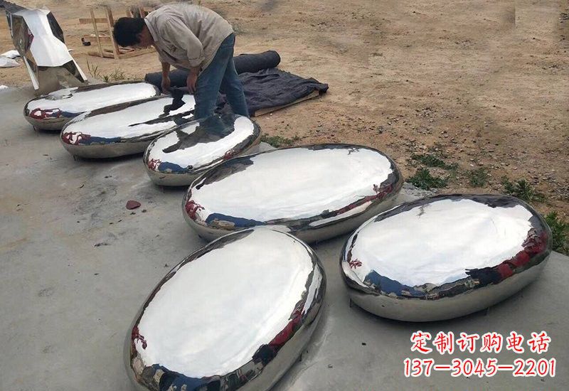 太原不锈钢鹅卵石雕塑精美外形给人以美的感受